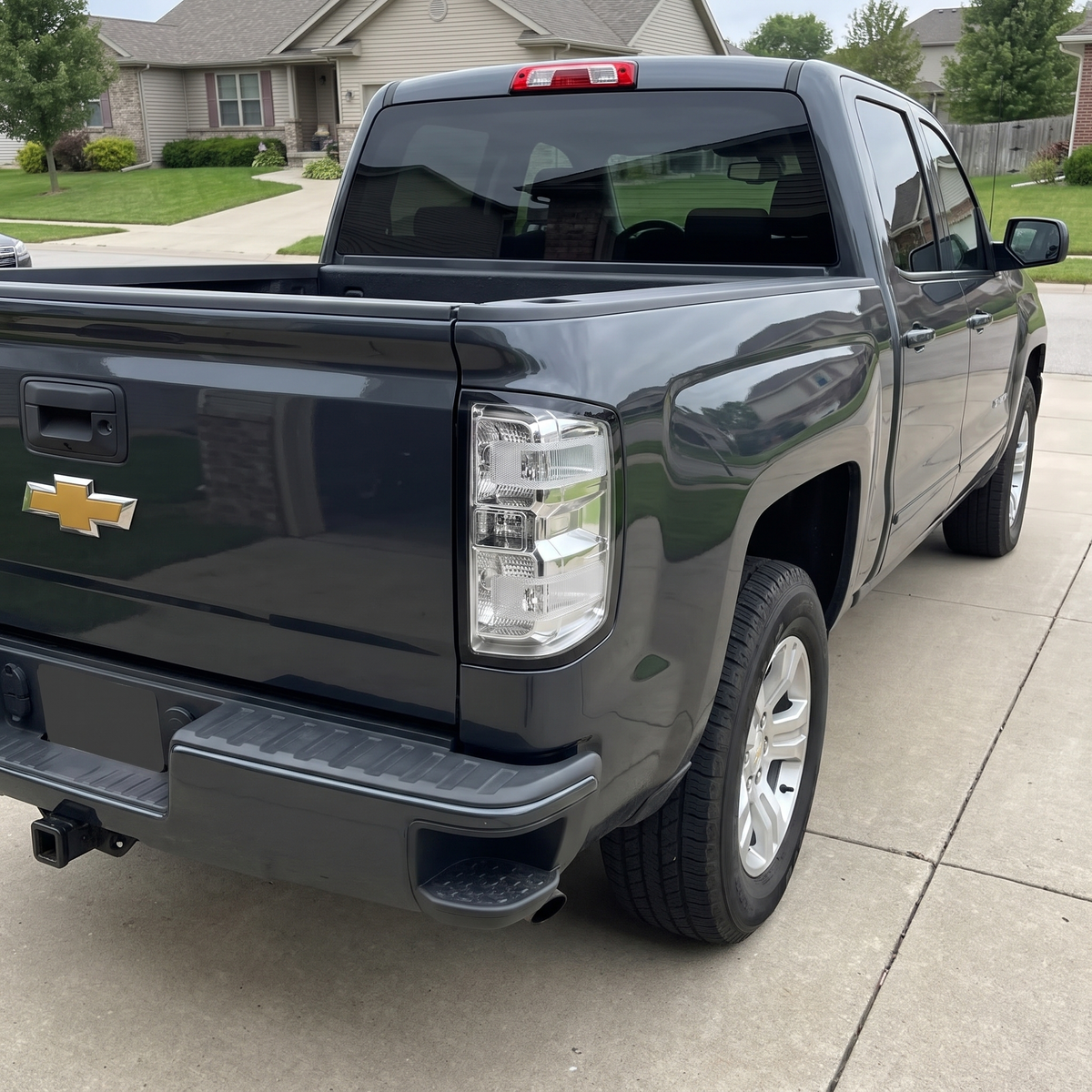 Clear tail lights installed on a 2014-2018 Chevy Silverado
